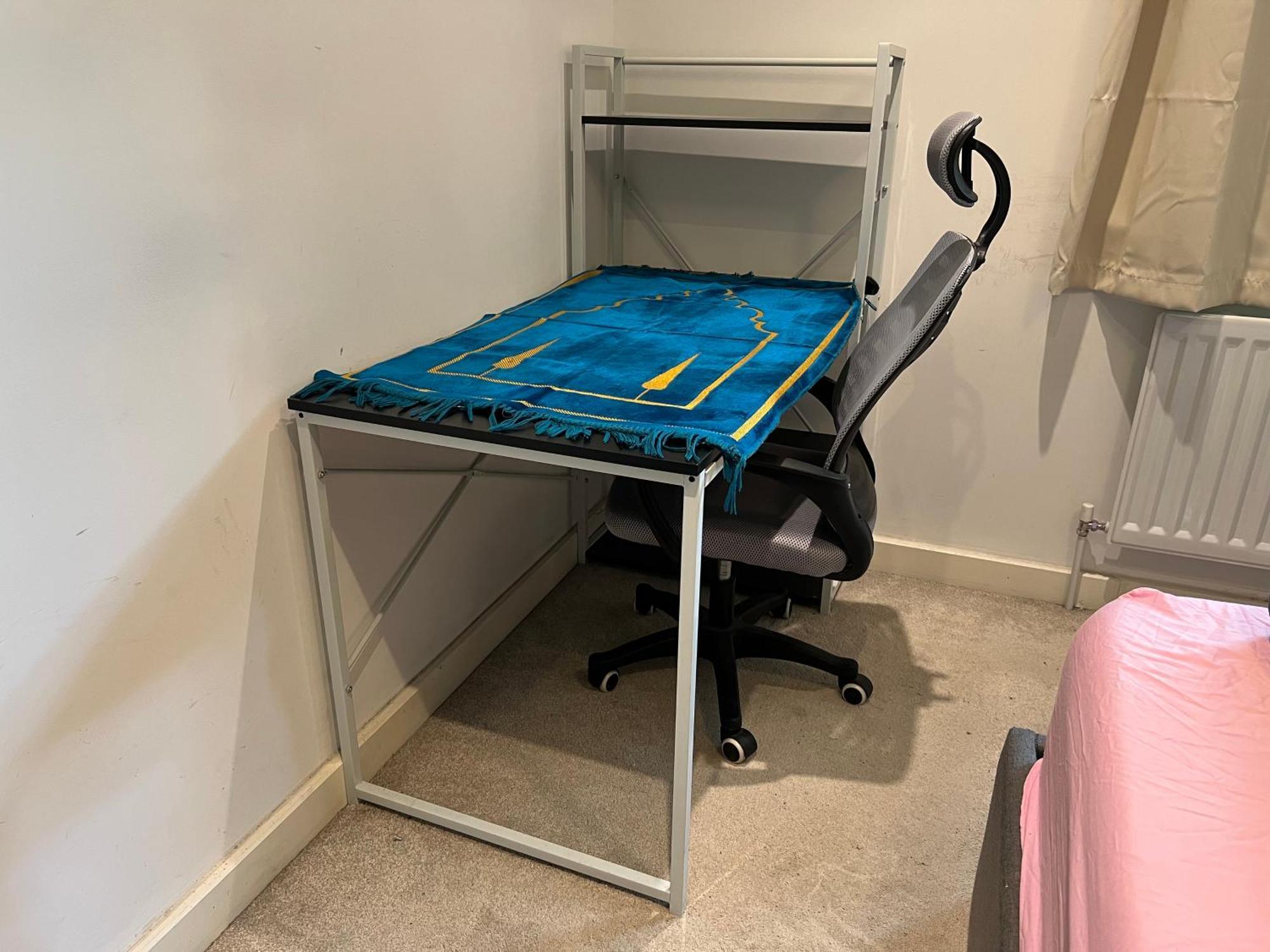 London Holiday Home Newly Refurbished - Entire 4 Bedroom Private House With Kitchen, Living Room & Private Garden - 1 Cape House London, Within 30 Mins From Central London, London Bridge & Canary Wharf Екстериор снимка